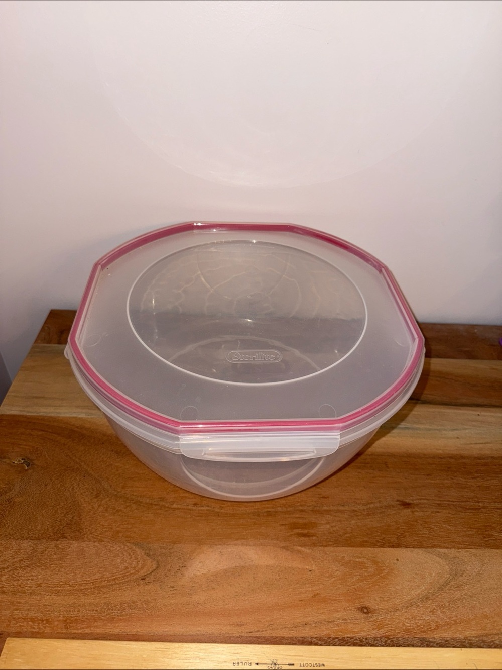 Sterilite Ultra Seal 8.1 qt Food Storage Bowl - Clear With Red Trim Seal